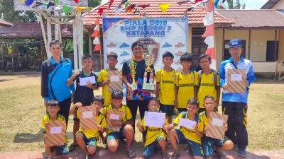 SDN 04 BENUA KAYONG RAIH PIALA TETAP SETELAH HAT-TRICK JUARA DI PIALA OSIS SMPN 7 KETAPANG