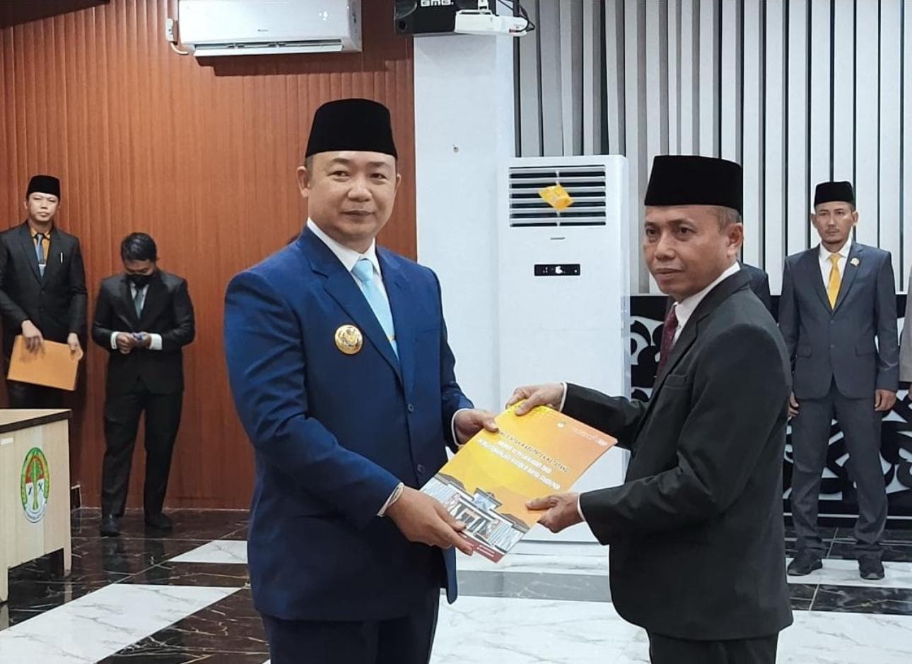 Bupati Ketapang,Alexander Wilyo S.STP., M.Si., secara resmi melantik Repalianto, S.Sos., M.Si., sebagai Sekretaris Daerah (Sekda) definitif pada Rabu malam (30/4/2025).