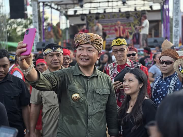 Bupati Ketapang Buka Gawai Adat Dayak di Nanga Tayap