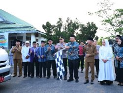 BUPATI DAN WAKIL BUPATI KETAPANG LEPAS CALON JAMAAH HAJI: SEMOGA PULANG MEMBAWA BERKAH