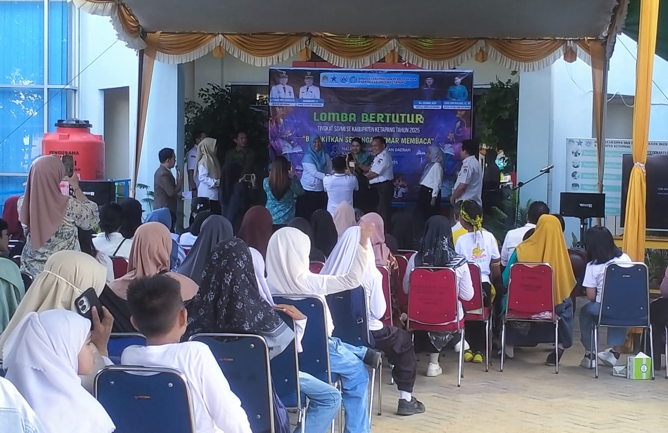 Lomba Bertutur tingkat SD/MI Se Kabupaten Ketapang di Halaman Perpustakaan Daerah Ketapang