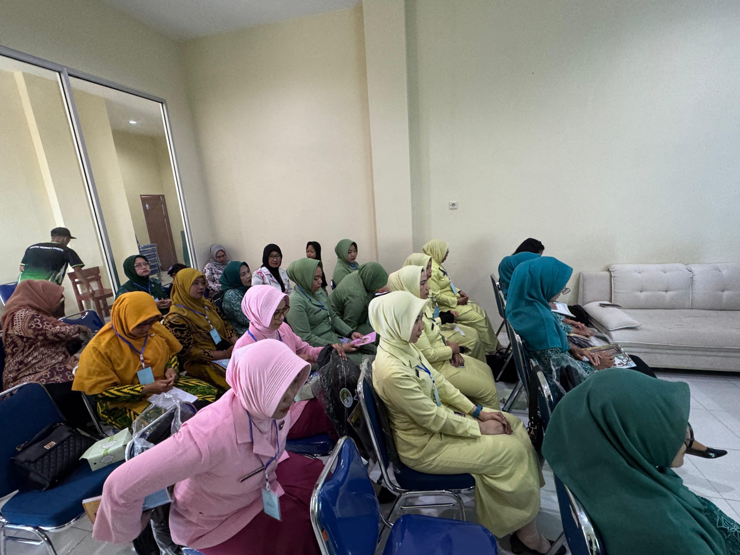 Peserta BIMTEK membaca nyaring DKPD Ketapang