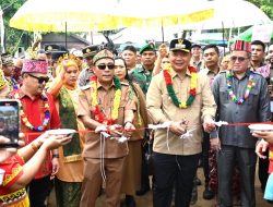 WAKIL GUBERNUR KALBAR RESMI MEMBUKA FESTIVAL BUDAYA BALAI BERKUAK KE-2