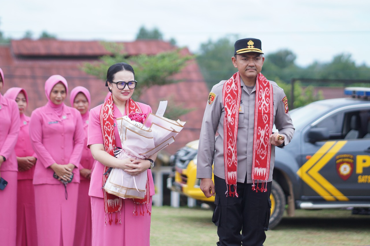 Kapolres Ketapang Kunjungi Polsek Sandai