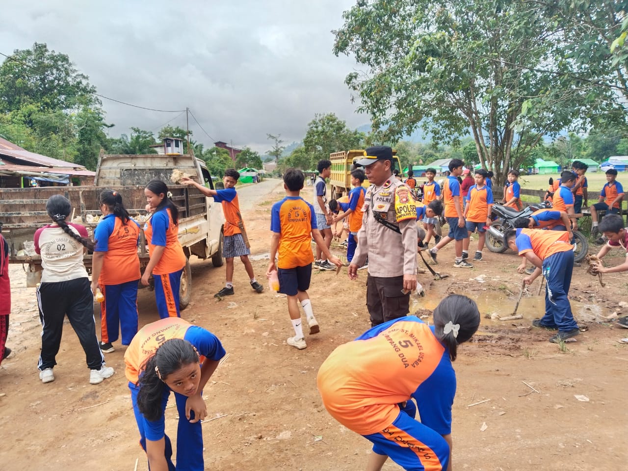 World Cleanup di Simpang dua Ketapang
