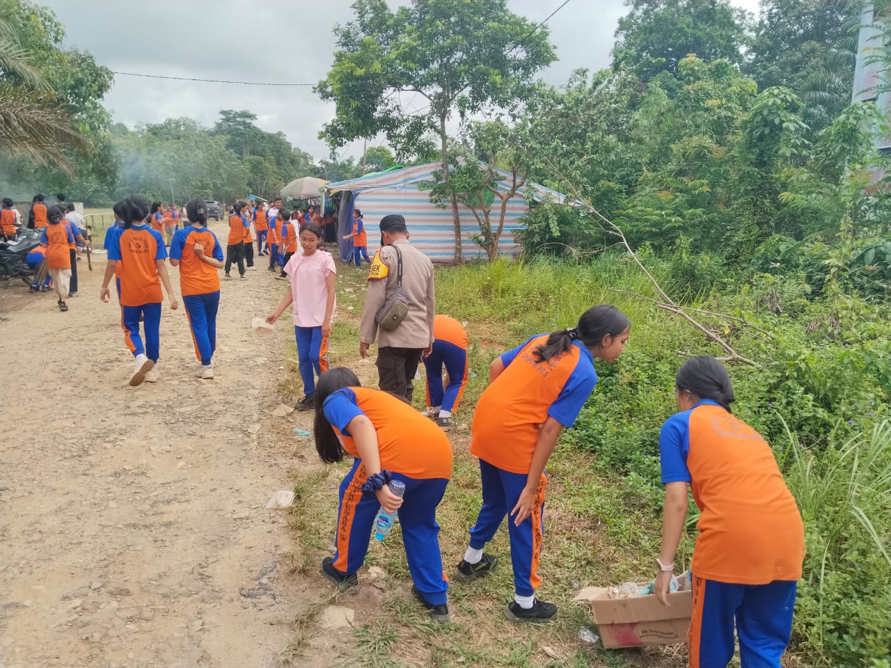 World Cleanup di Simpang dua Ketapang